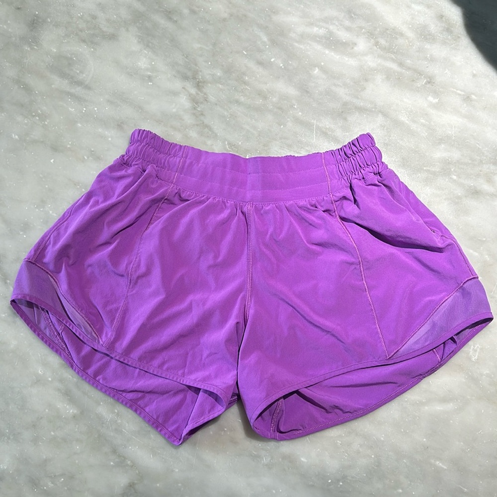 Lululemon Hotty Hot Shorts Low Rise 4” MOONLIT MAGENTA